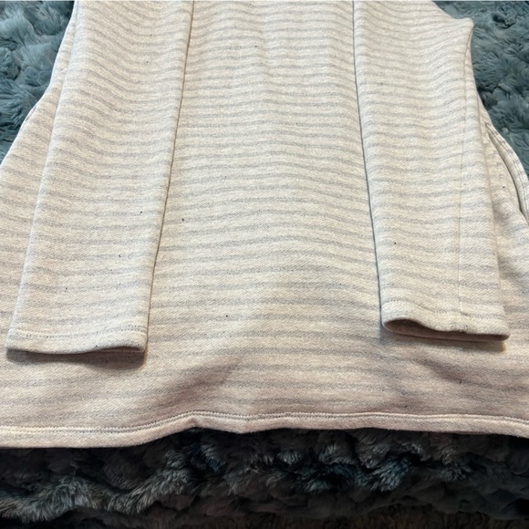 Sweater Jacket size small.  Excellent condition. - Picture 6 of 13